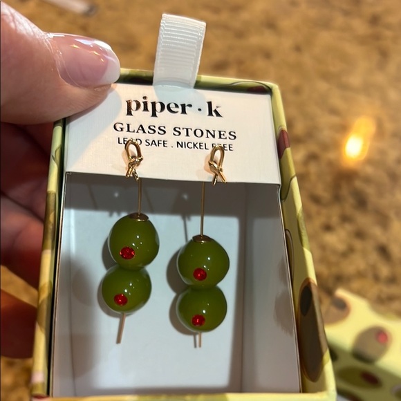 ✨Piper K Martini 🍸 Olive 🫒Earrings!!! - Picture 3 of 4
